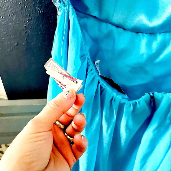 New Bee Darling short blue dress with hand down jewels and an open back - Picture 1 of 6